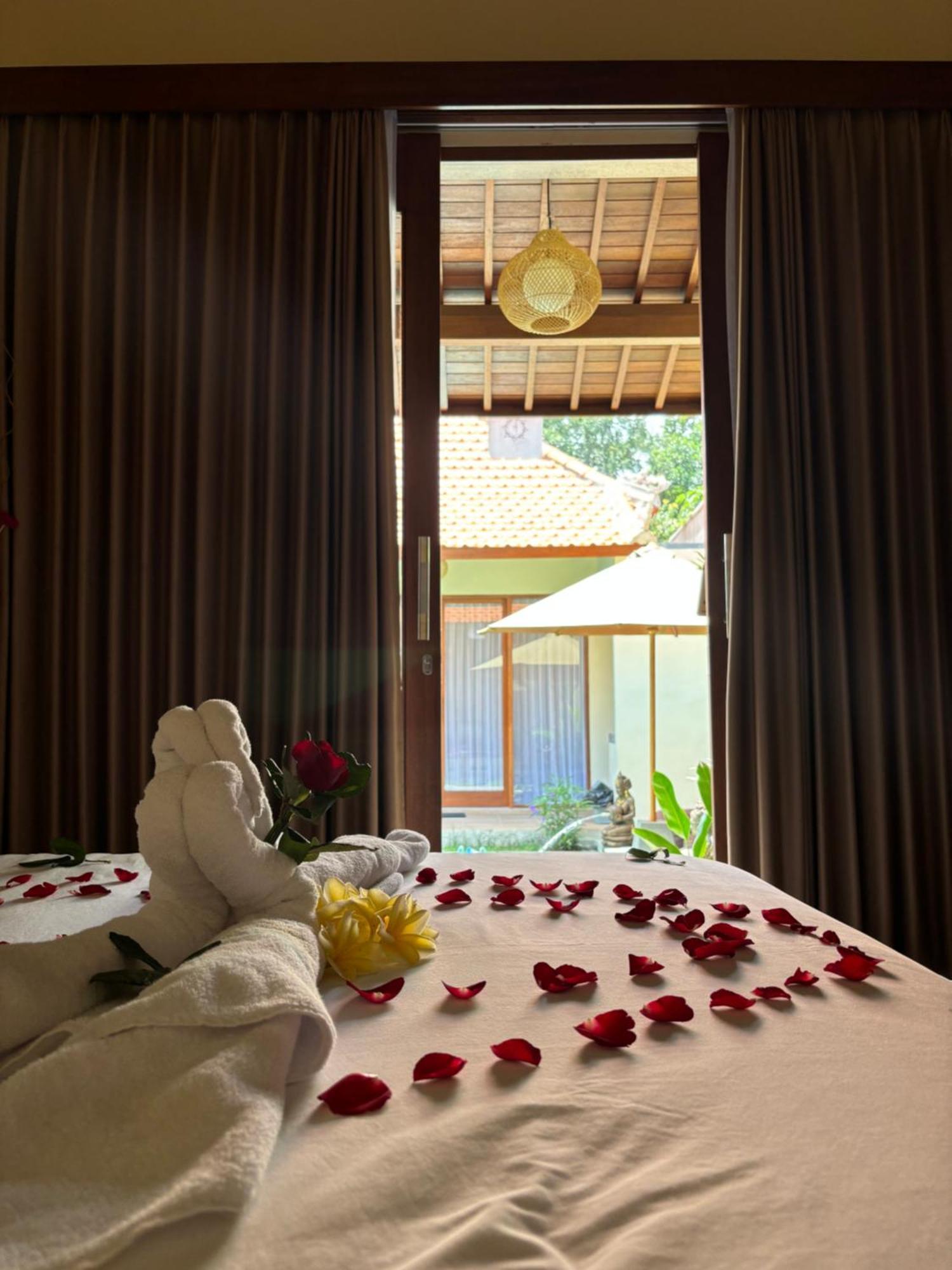 Cempaka Kembar Guest House Ubud  Exterior photo